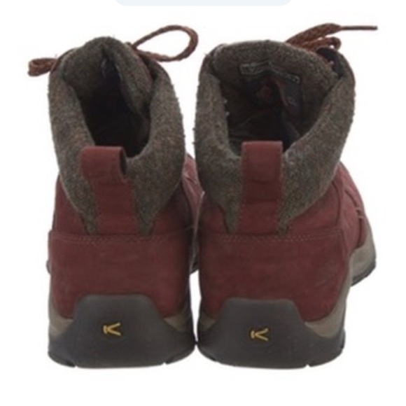 Keen Suede Hiking Boots
Women's Size: 7 - Picture 3 of 4